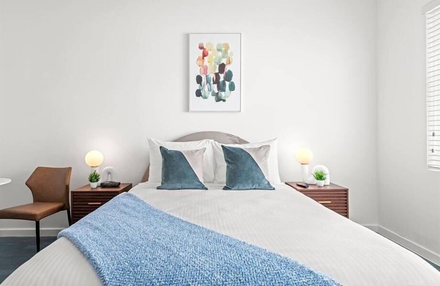 Chic Studio w/AC & Free Toiletries | Art Deco