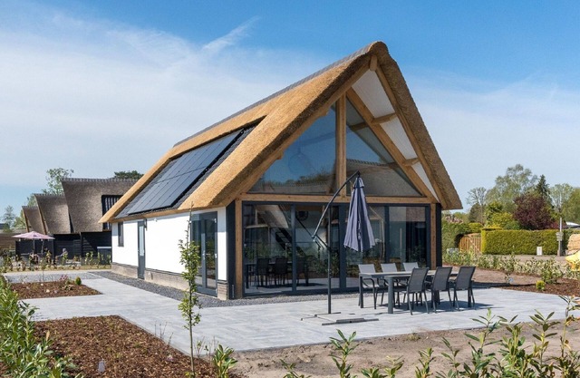 Chic Thatched-Roof Stay