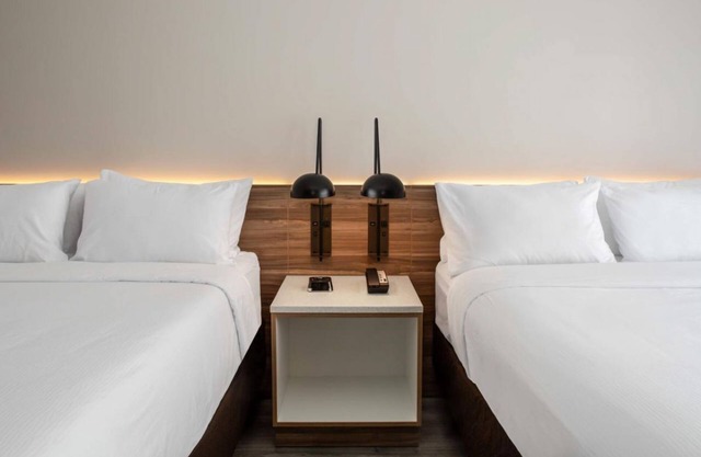 Chic Unit Near Airport | Enjoy Modern Room + Free Parking | 2 units for 8