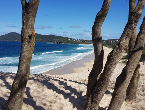 CHILL-OUT BEACH HOUSE - One Mile Beach