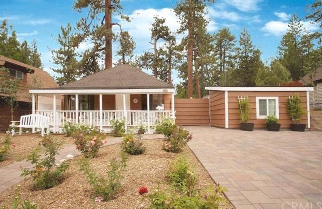 Chipmunk House - Magical Boulder Bay cottage within a picturesque setting! cabin