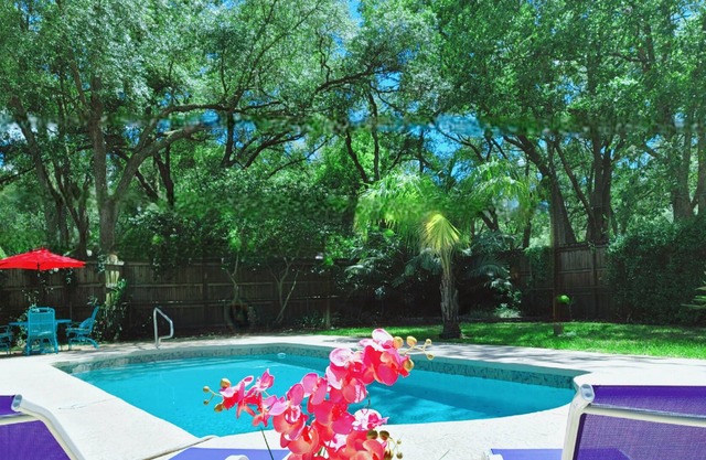 Cholo Villa with private swimming pool