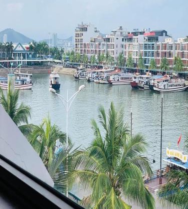 Chuỗi Căn hộ 6 ngủ view sát biển Tuần Châu- Hạ Long