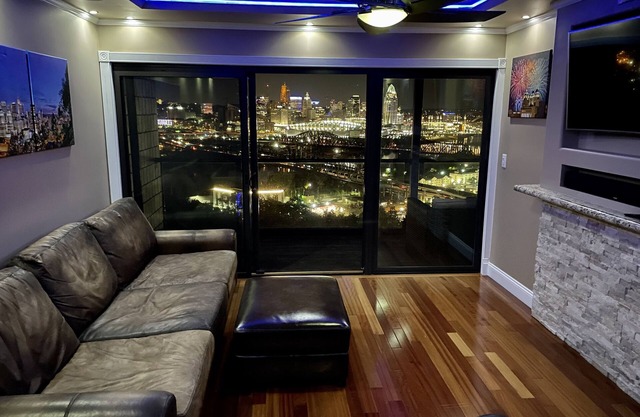 Cincinnati/Covington Best River View