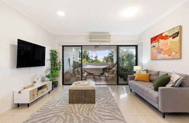 City Boutique 2Bed/2Bath Parking