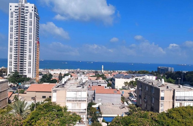 City Center apartmebt Walking distance to the beach