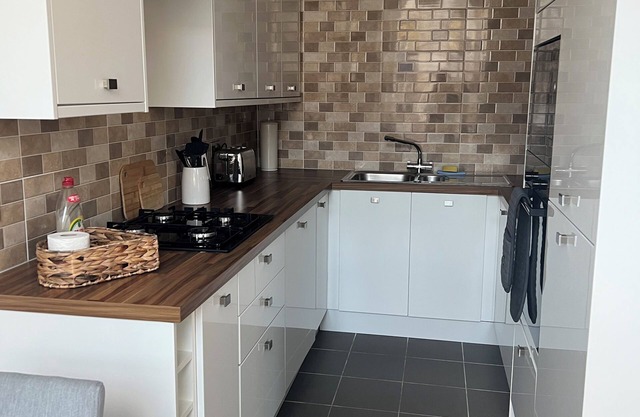 City Centre 1 Bed Sleeps 4 H5