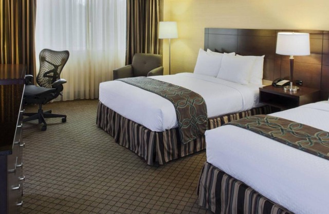 City Getaway! Close to High Museum of Art & Georgia Aquarium! Onsite Parking!
