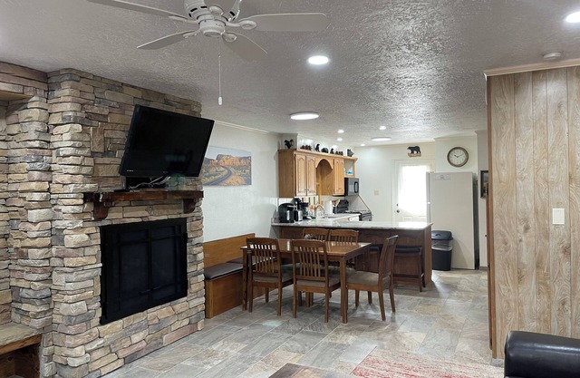 Claim Jumper #19 Townhouse with High Speed Wifi
