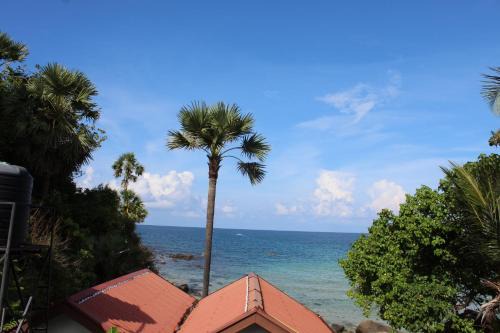 Clara's Beach Inn