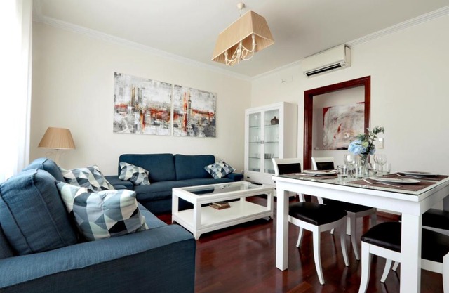 Classbedroom Fira Business Apartment