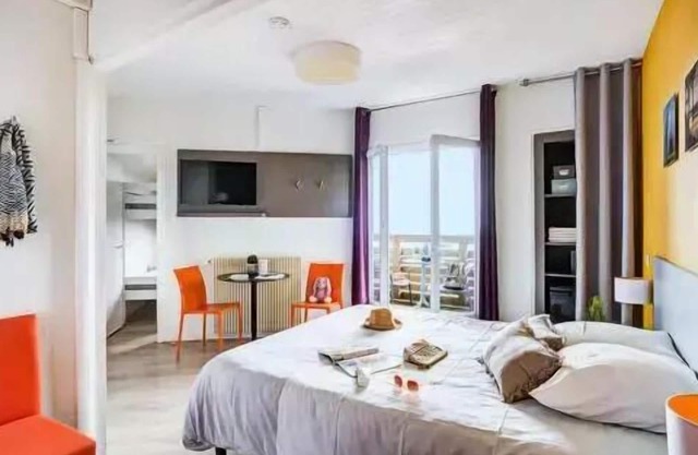 Classic 1 Bedroom 3 Adults and 2 Children with Balcony