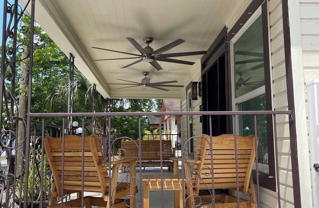 Classic bungalow in Historic Ybor City, Tampa Florida, with cozy Casita.