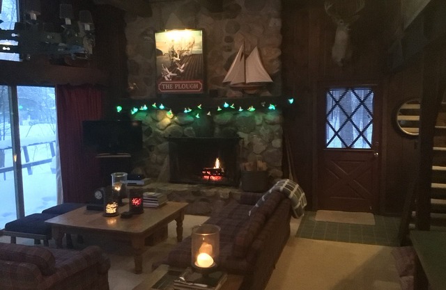 Classic Chalet adjacent to Nubs Nob and Boyne Highlands