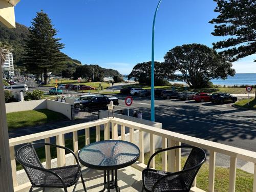 Classic Kiwi Beachfront Bach