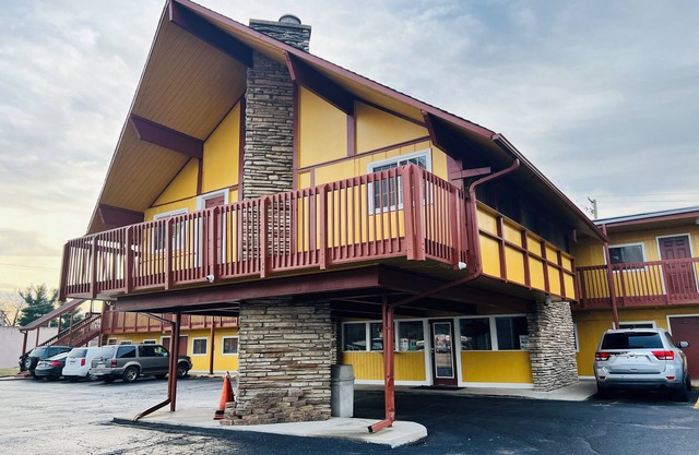 Clayton House Motel