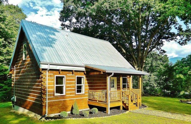 ❤Clean Cabin WiFi in-town Easy access PAVED Black Mountain 15min to Asheville