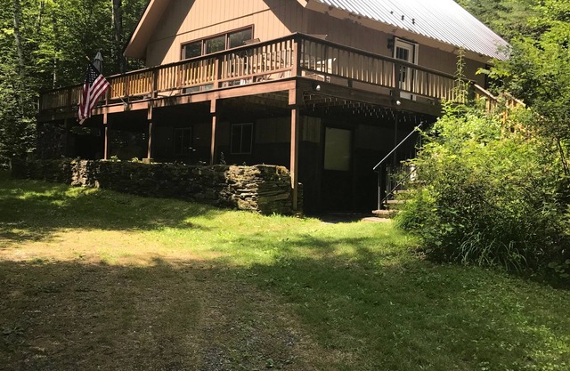 Clean Comfortable Chalet Located In The Heart Of The White Mountains