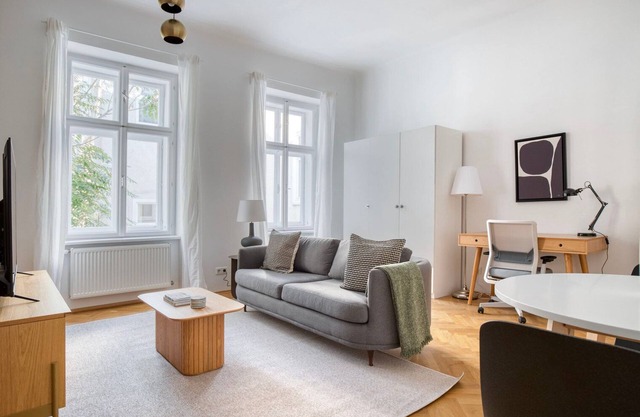 Clean Landstraße 1BR w/Elevator, nr Restaurants, by Blueground