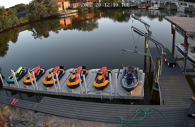CLEARWATER GOLF HEATED POOL, BEACH GOLF AND * JET SKIES *