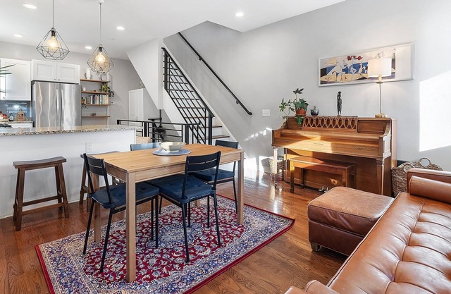 Close 2 Stadiums/Center City/3bd/3ba/Outdoor Area