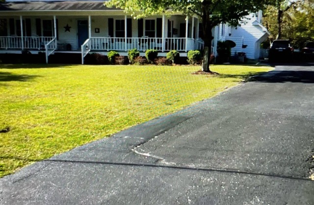 Close by: Trails End Marina, Beaches,large home/fenced yd,in/outdoor porch