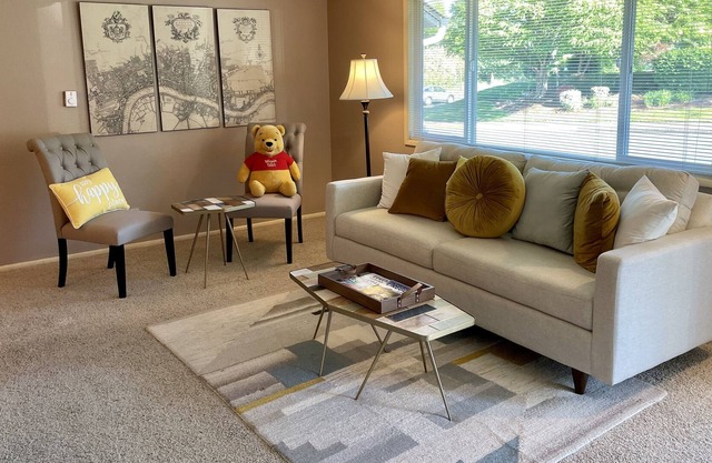 Close-in, Cute & Cozy home w/ AC 3Bdrm 2bath