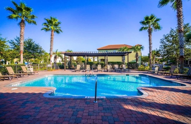 Close to Golf Course, Pool, Beach, Baytowne! Large home (2153 Sq Ft)- Peace of