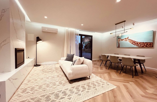 Close to It All, Away from It All - Entire guesthouse in Bangholme, Australia