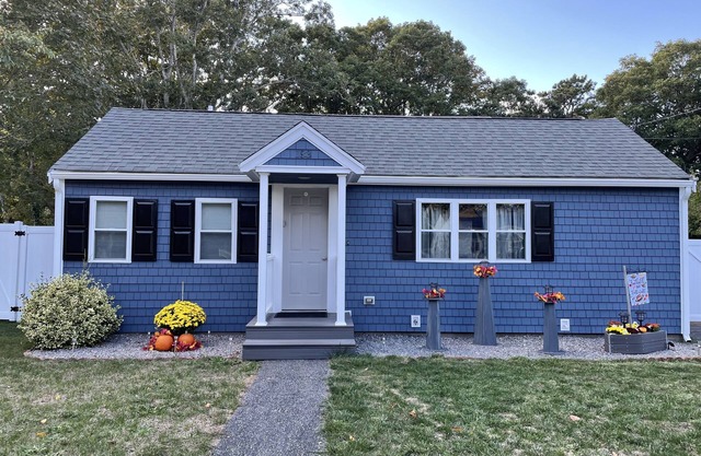 Close to it all;Beaches, Shopping Centers,Downtown,Ferry and more