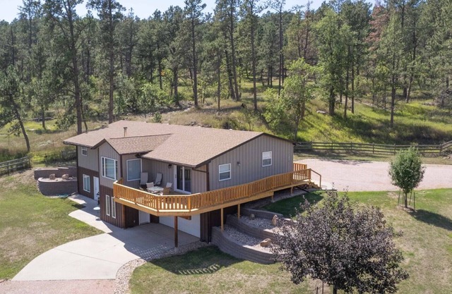 Close to Mt Rushmore, Rapid City, Custer State Park and Keystone