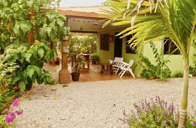 Close to the Beach. Cute and Private!