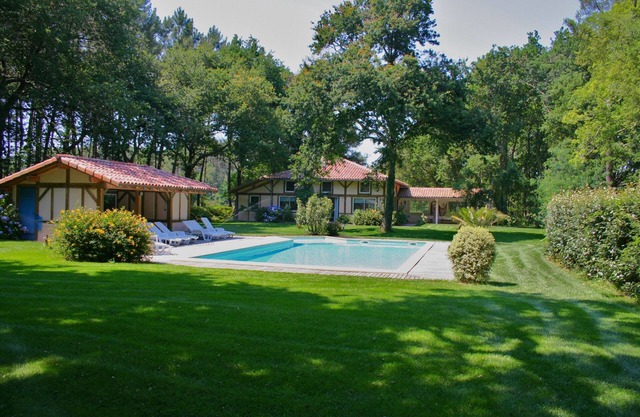 Close to the ocean, VILLA GLORIEUX TEMPLIER, 7bed, heated and secured swimming pool