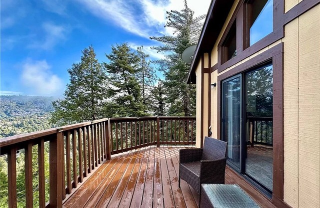 Cloud9 serene view from arrowhead height in crestline overlooking Lake Gregory