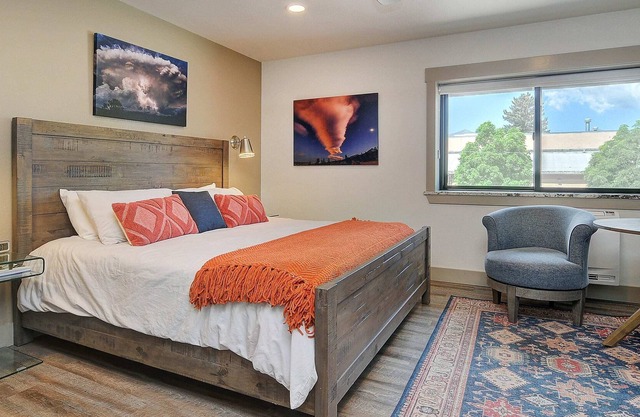Clouds Suite at Mattie's Lofts, in ❤️ of Downtown