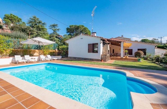 Club Villamar - Charming villa, very spacious and with a precious exterior area with garden, lawn.