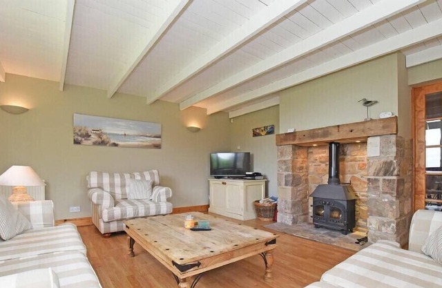 COACH HOUSE (BEAL), pet friendly, country holiday cottage in Beal