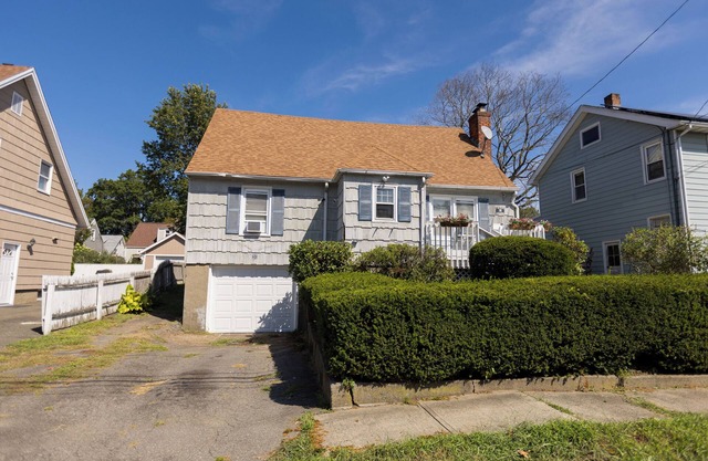 Coastal 5BR Home in Milford CT – Family-Friendly, Stylish & Close to Beaches