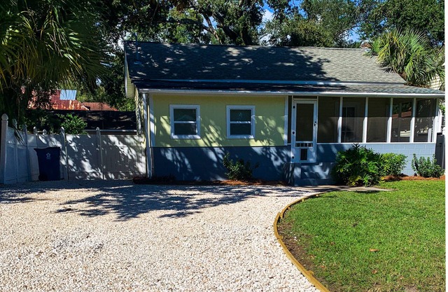 Coastal Casita-3 Bedroom, 2.5 bathroom