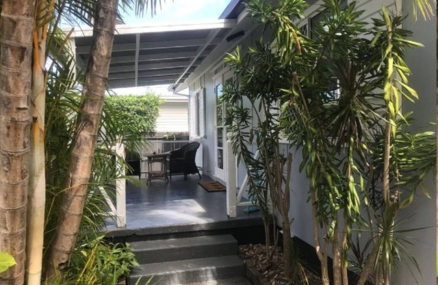 Coastal Cottage Retreat - Gold Coast