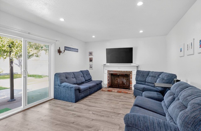 Coastal Escape With Private Mini Golf 4 Bedroom Home