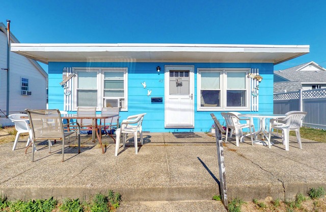 Coastal gem with free WiFi, backyard, & patio - walk to beach