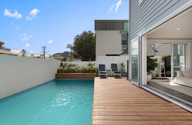 Coastal Getaway with Pool - Central Mount Maunganui, Spacious 5 Bedroom Home