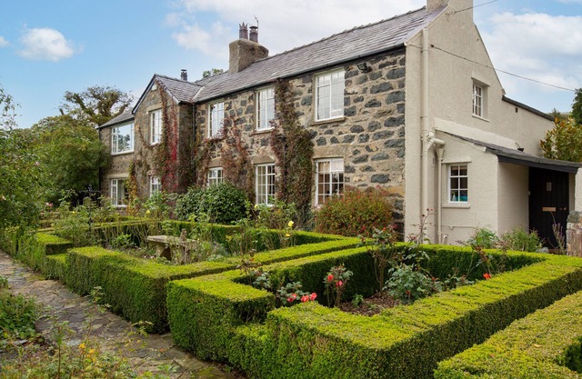 COASTAL HOME CENTRAL TO NORTH WALES