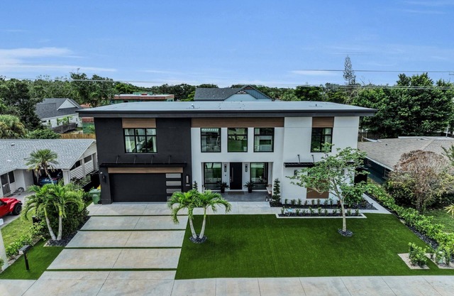 Coastal Luxe, Spacious 5bedroom house 5miles to Siesta with saltwater pool, WiFi