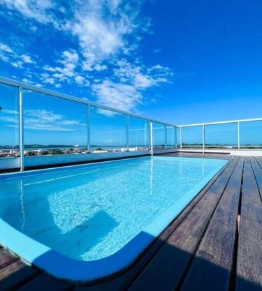 Cobertura Duplex Com Piscina e Vista mar