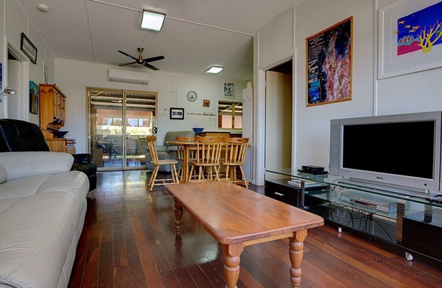 Cobia - Older Family home with beds galore and massive outside verandah living.
