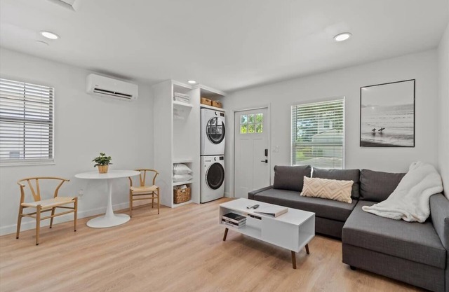 Coco Cottage: Fully Updated/Sparkling Clean