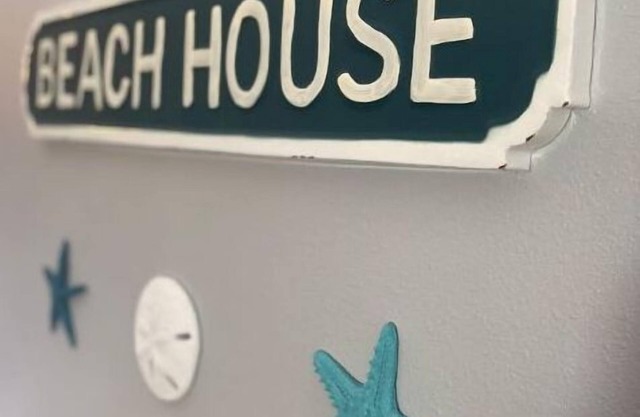 Coco's Beach House Residential Home w/POOL