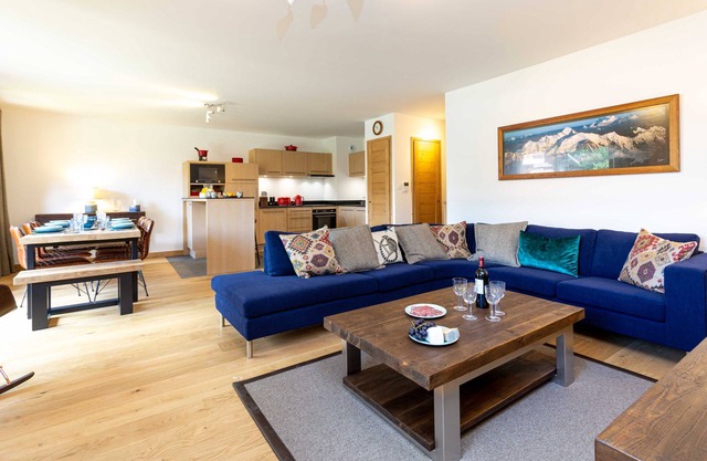 Coin des Drus Apartment - an apartment that sleeps 6 guests in 3 bedrooms
